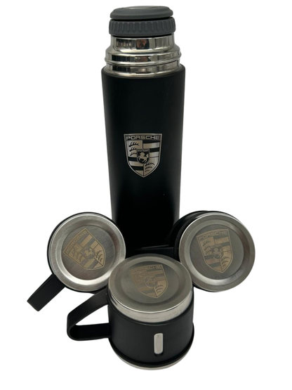 Porsche Inspired Premium Thermos Set – 500 ml Edelstahl Isolierflasche mit 3 Bechern – Lasergraviertes Design – Reise & Picknick