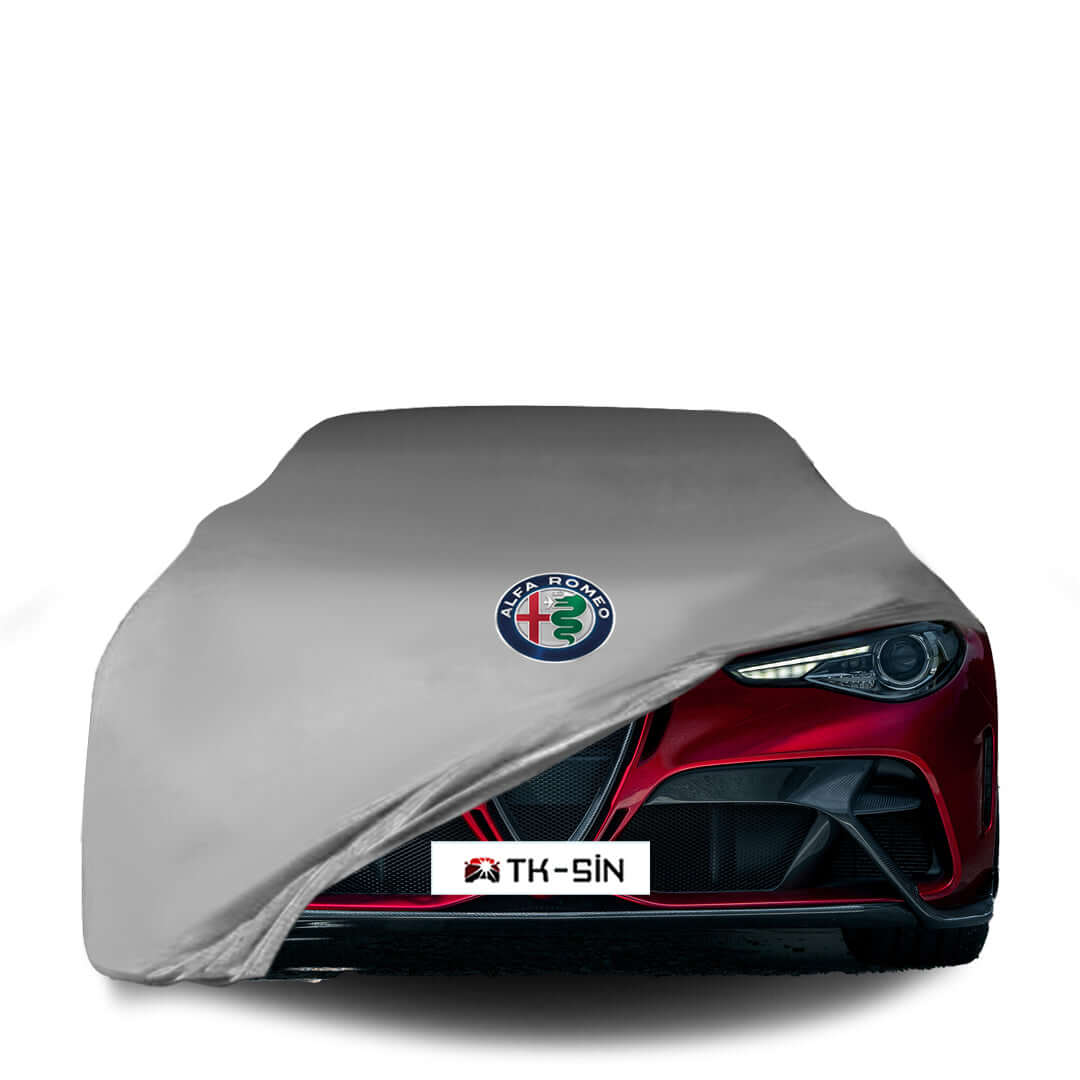 Alfa Romeo Giulia (2022-) Indoor & Custom-Made