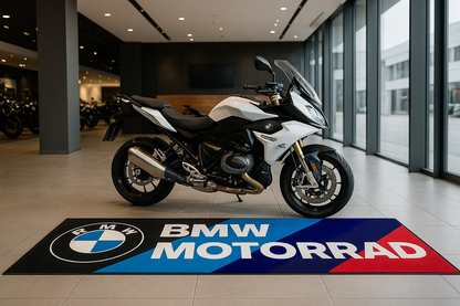 BMW Motorrad Garagen Teppich 75x220 cm (32x87 Zoll) – Premium Showroom Teppich & Wanddeko Racing Design