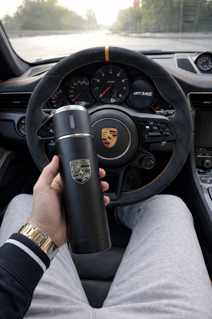 Porsche Inspired Premium Thermos Set – 500 ml Edelstahl Isolierflasche mit 3 Bechern – Lasergraviertes Design – Reise & Picknick