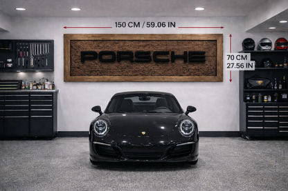 Handgeschnitzte Porsche Wanddekoration aus Massivholz – Luxus Garage Wall Art (150 × 70 cm)