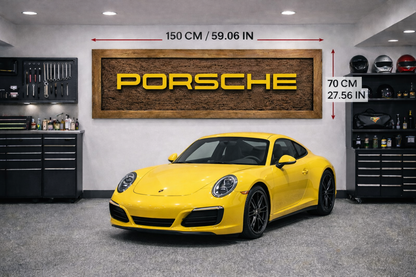 Handgeschnitzte Porsche Wanddekoration aus Massivholz – Luxus Garage Wall Art (150 × 70 cm)