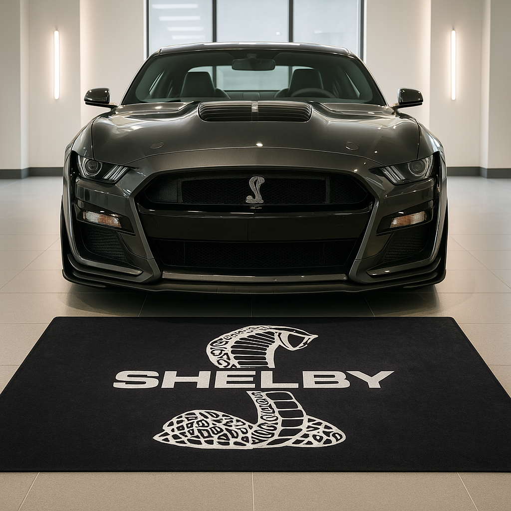 Shelby Garagen Teppich 150×220 cm  Luxus Auto Teppich für Garage, Wohnzimmer & Showroom